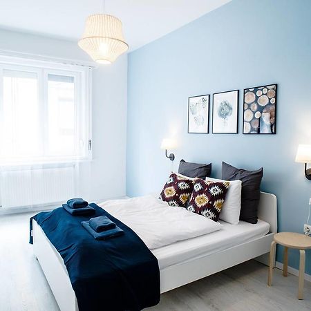 Central New Home With 3 Bedrooms, A/C And Balcony 부다페스트 외부 사진