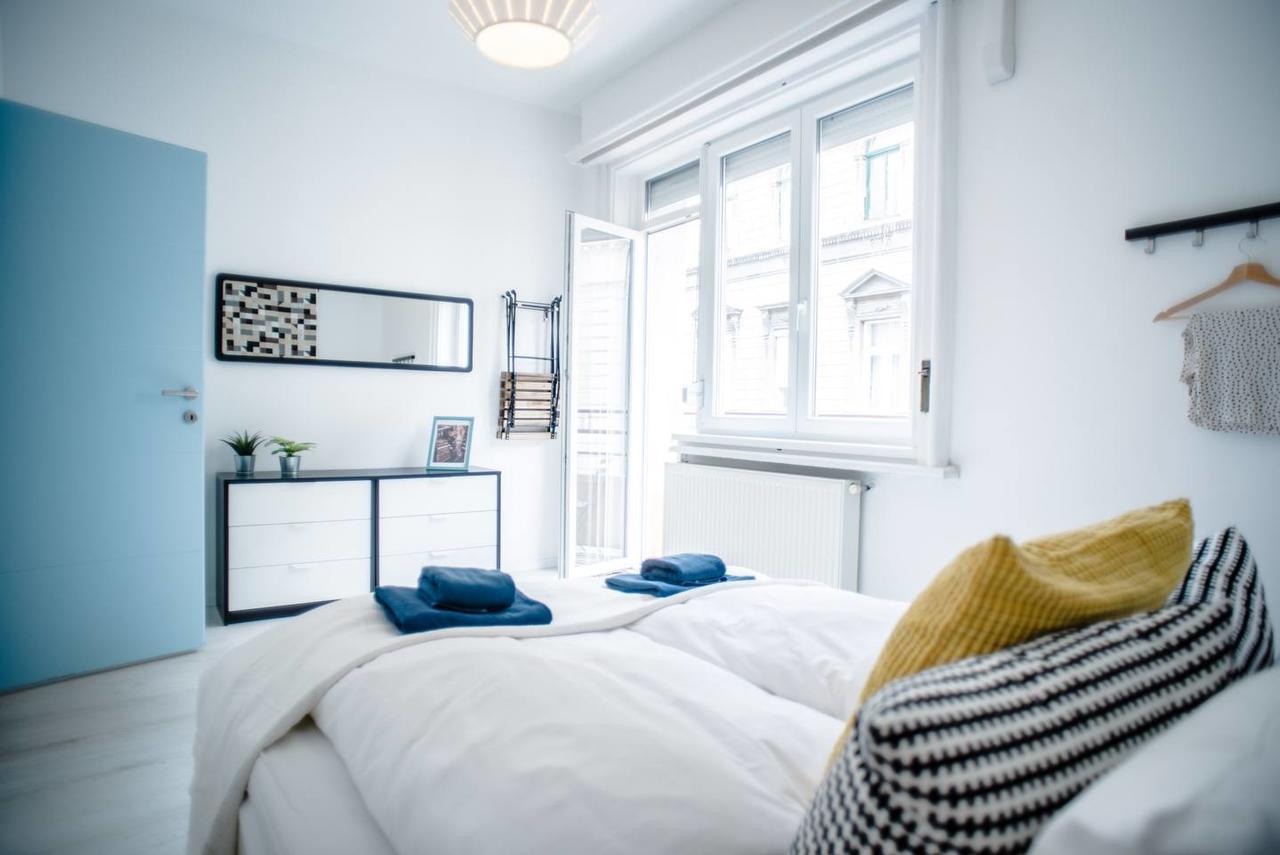 Central New Home With 3 Bedrooms, A/C And Balcony 부다페스트 외부 사진