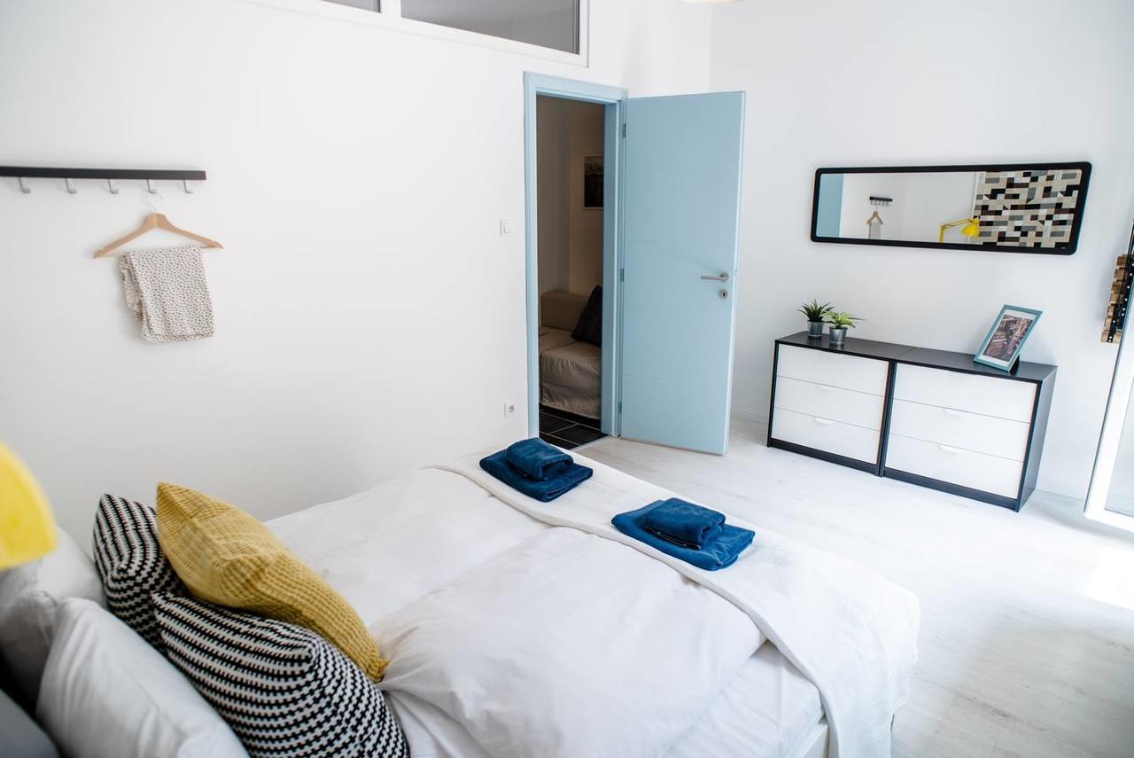 Central New Home With 3 Bedrooms, A/C And Balcony 부다페스트 외부 사진